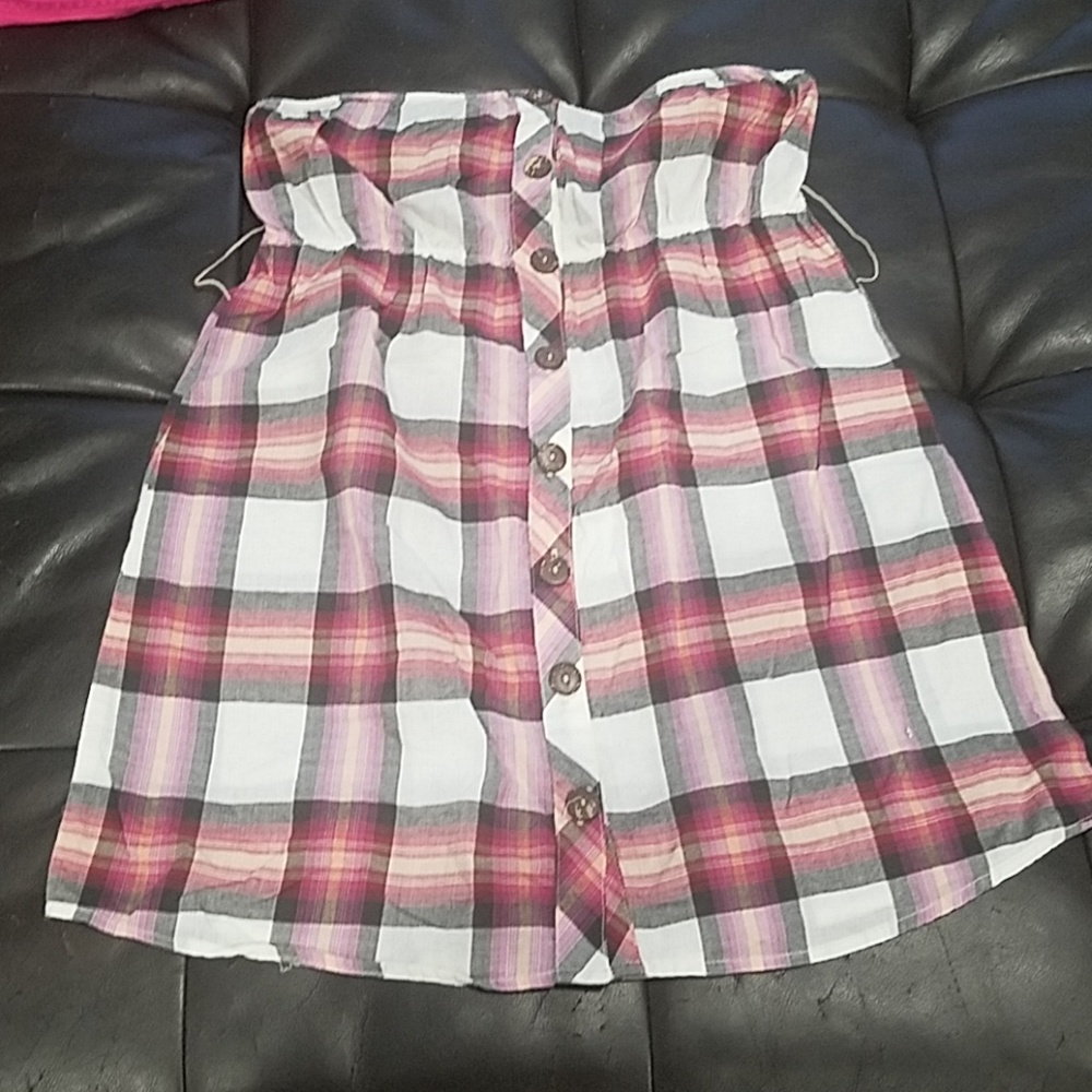 Plaid strapless top.